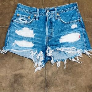 Women’s Levi’s Cheeky Distressed Shorts 501 27